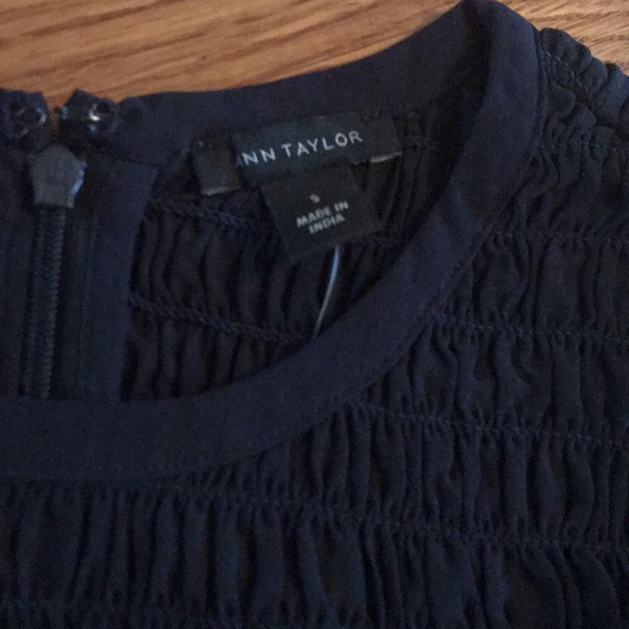 COPY - Ann Taylor navy sleeveless top - Picture 3 of 4